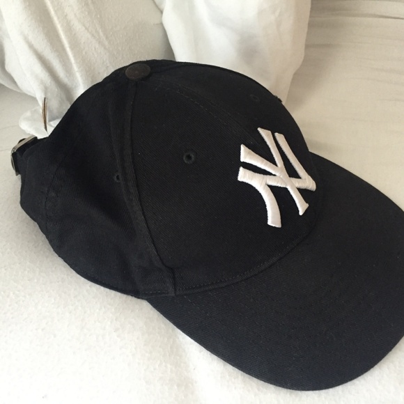 Mens Gucci x New York Yankees Limited Edition Hat - Picture 3 of 6